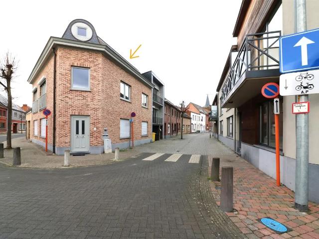 Duplex met twee slaapkamers, garage temidden centrum te Zichem