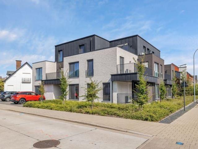Duplex met terras en parking