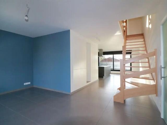 duplex met 2 grote slpk zuidgericht terras, 2 parkings nabij centrum