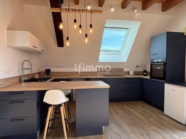 Duplex meublé atypique au centre du village