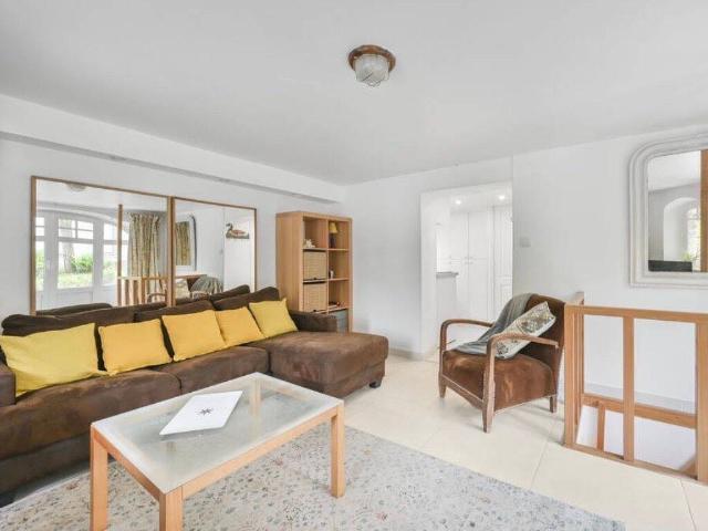 Duplex meublé 35 m* accès piscine, bords de Marne