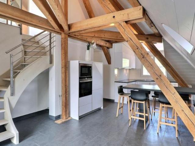 Duplex mit einzigartigem charakter im zentrum von aigle