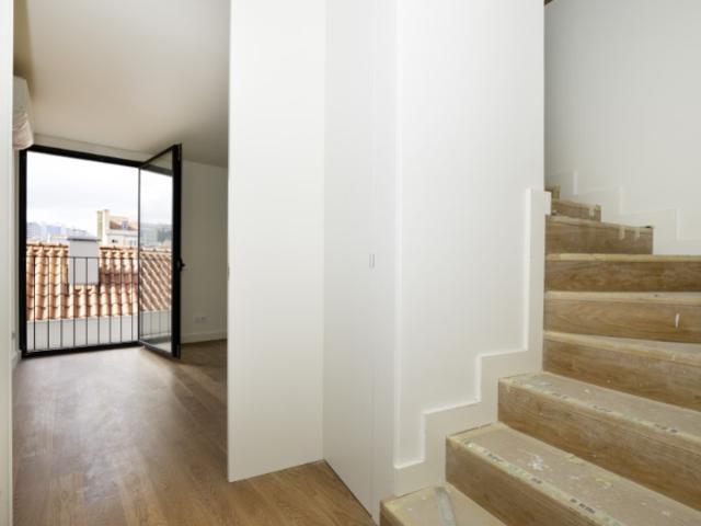 Duplex novinho de 3 quartos ao lado da Av. da Liberdade
