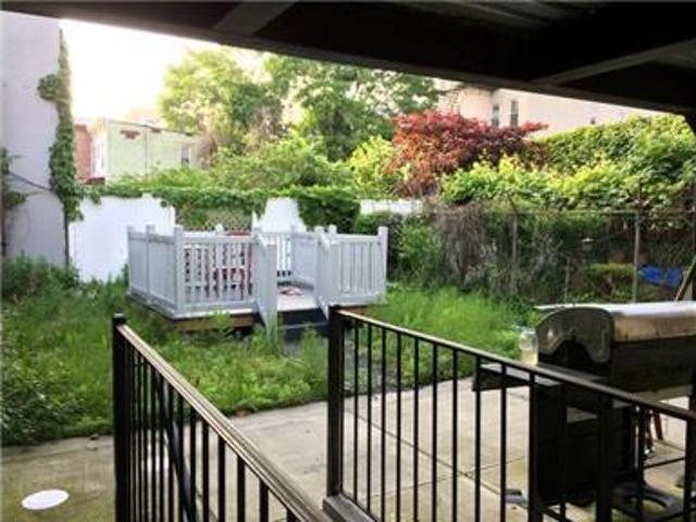 Duplex NO FEE PRIVATE YARD