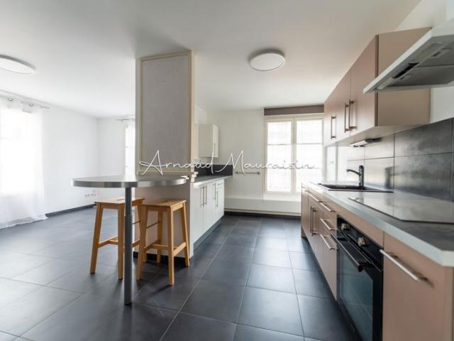 Duplex sans travaux avec 2 places de stationnement