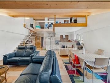 DUPLEX SEHR HELL UND RUHMVOLL