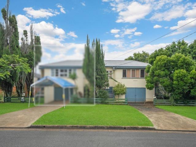 Duplex Semi detached in Scarborough!