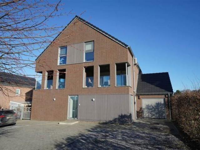 Duplex semi meublé 2 chambres avec terrasse et parking