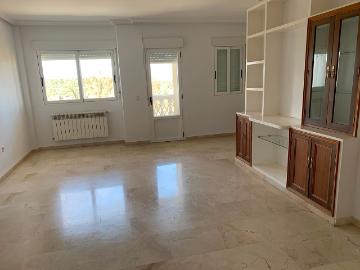 DUPLEX SEMIAMUEBLADO EN EL R66