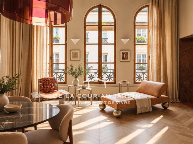 Duplex singulier et lumineux dans le quartier de la porte Sa. 118m² Paris 10ème