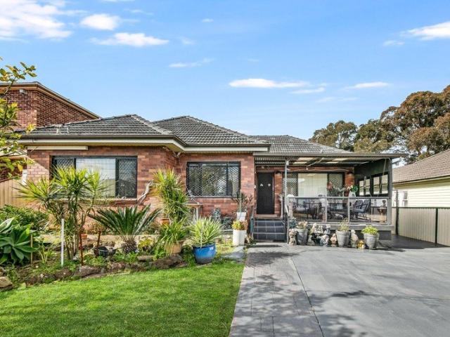 HIGH SIDE FAMILY HOME WITH DUPLEX DEVELOPMENT POTENTIAL STCA