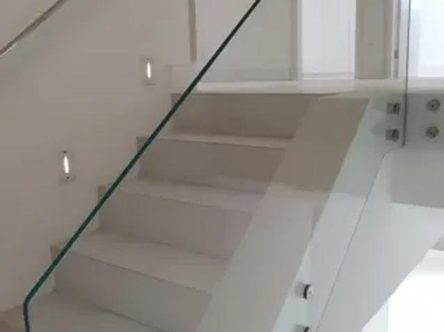 Duplex para aluguel e venda tem 300 metros quadrados com 4 quartos