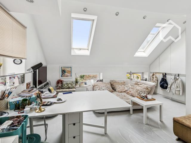 Duplex Penthouse in Dusseldorf with first row Rhine view