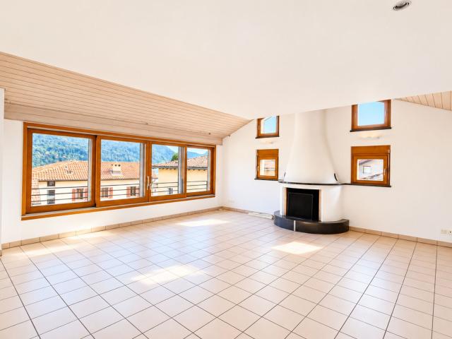 Duplex penthouse in the old village of Bioggio