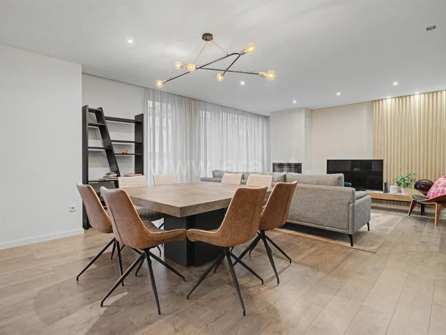 Duplex Premium em Jugueiros com 100m² de Terraços 148m² Viseu
