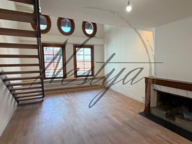 Duplex rare au coeur de la Vieille Ville à Grand Rue