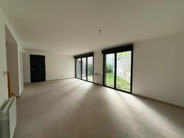 DUPLEX REFAIT A NEUF PROCHE DU CENTRE
