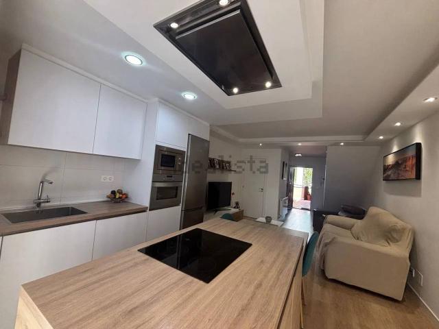 DÚPLEX REFORMADO CON TERRAZA, LUZ NATURAL Y EXCELENTE UBICACIÓN