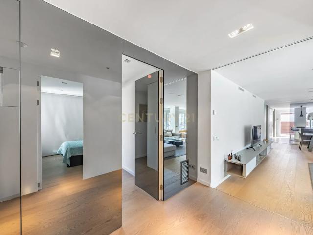 Dúplex reformado con dos terrazas y piscina privada en Sarrià – junto a Via Augusta