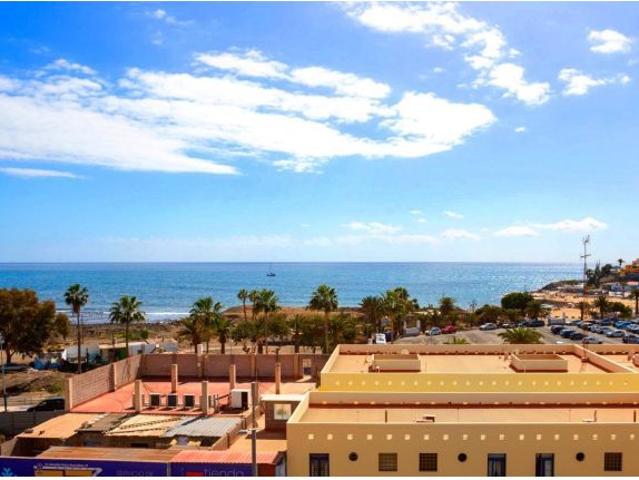 DÚPLEX REFORMADO CON GRAN TERRAZA Y VISTAS AL MAR EN EL CENTRO DE ARGUINEGUÍN
