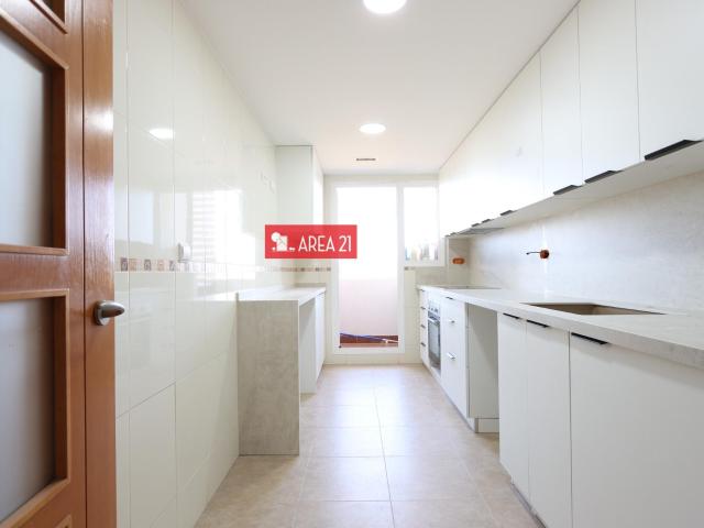 Dúplex Reformado en el Corazón de La Pobla de Vallbona