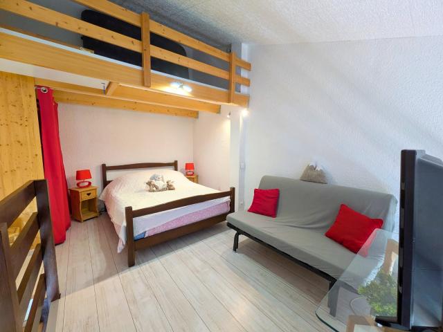 Duplex rénové au pied des pistes Vue splendide sur la vallée Chaillol 1600