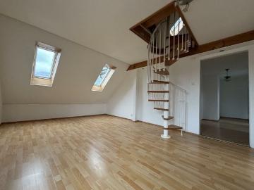 À louer: Duplex de 3,5 pièces partiellement rénové Loyer offert !