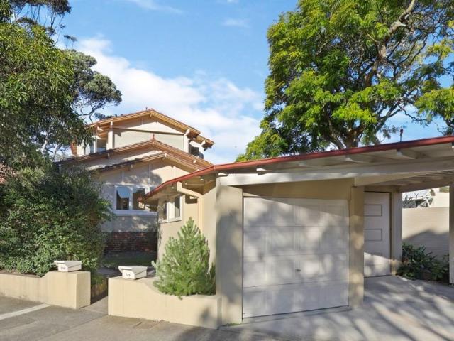 Duplex with 3 bedrooms + 2 Bathrooms + 2 Car Spaces