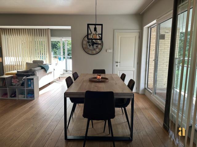 Duplex with space and a spot in the sun