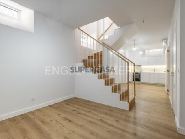 Duplex T2 em Campo de Ourique