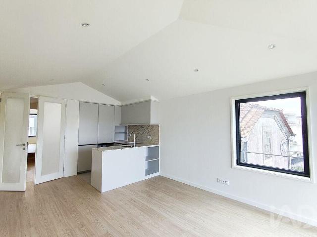 Duplex T2 em Lordelo do Ouro e Massarelos de 93,9 m² 93m² Porto