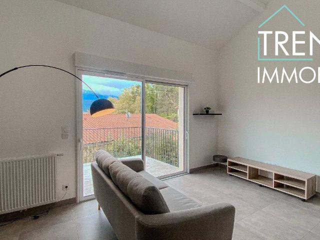 Duplex T2 meublé avec balcon à louer à Voiron