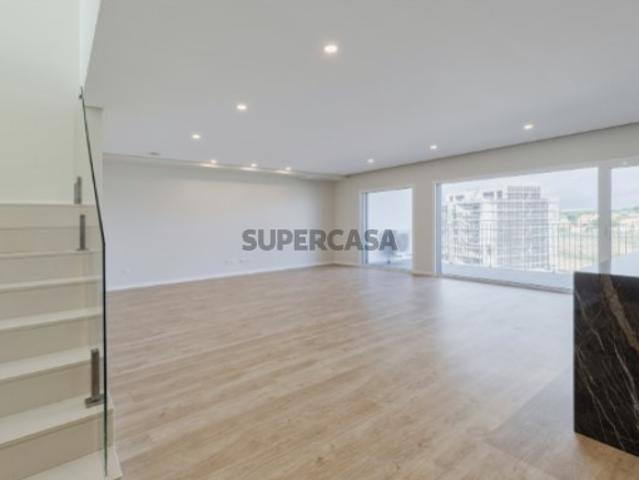 Duplex T2 novo, com grande terraço Montijo