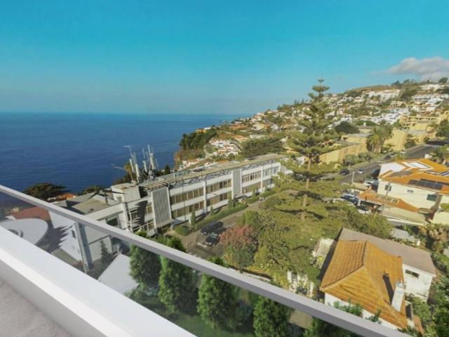 Duplex T2 no Garajau com terraço exclusivo