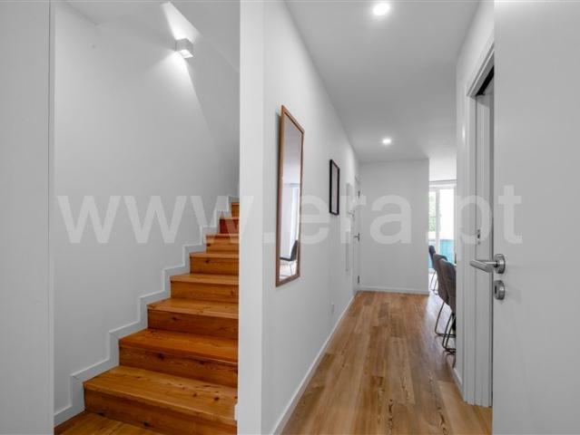 Duplex T3 / Lisboa, Ajuda