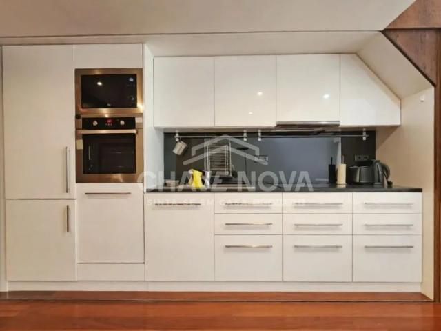 Duplex T3 Mobilado na Foz Velha A poucos passos do mar!