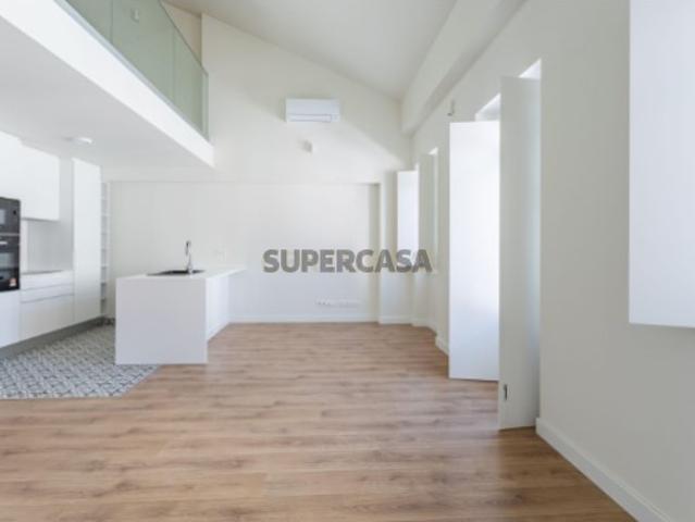 Duplex T3 para Venda, em Campolide Pé Direito Duplo, Terraço e Classe Energética A | 940.000 €
