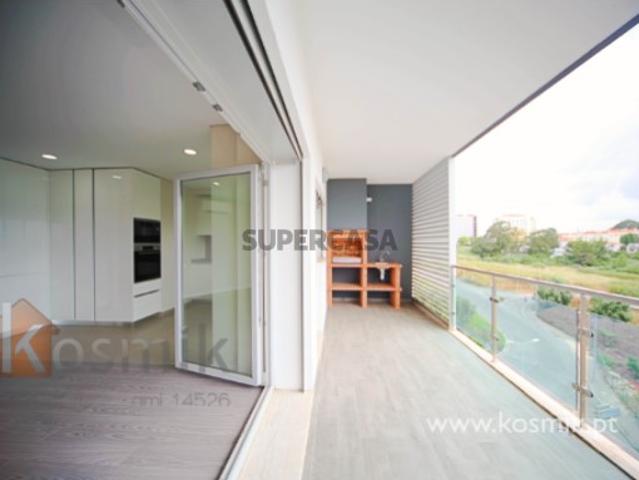 DUPLEX T4 + 2 salas SOLVILLAS: ODIVELAS: NOVO: Equipado: Churrasqueira: Garagem