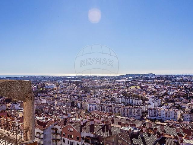 Duplex T4 à venda em Algueirão Mem Martins, Sintra RE/MAX Portugal