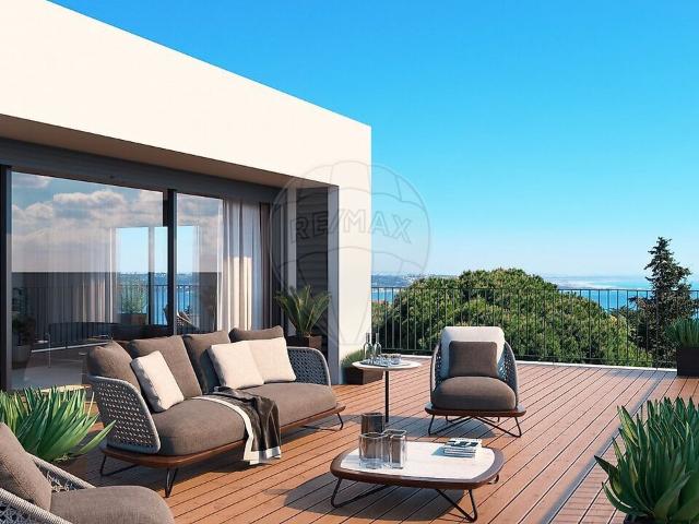 Duplex T4 de luxo à venda em Oeiras e São Julião da Barra, Paço de Arcos e Caxias, Oeiras RE/MAX Portugal