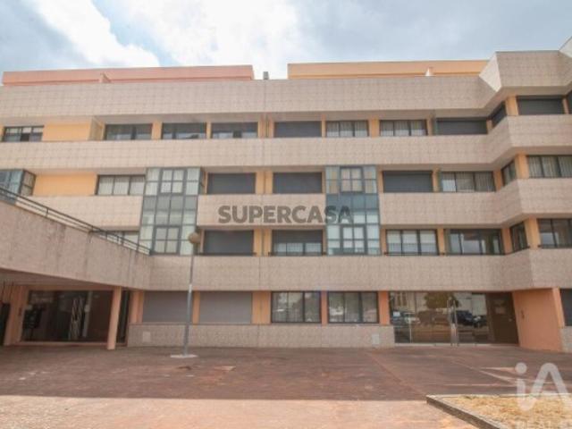 Duplex T4 em Bombarral e Vale Covo