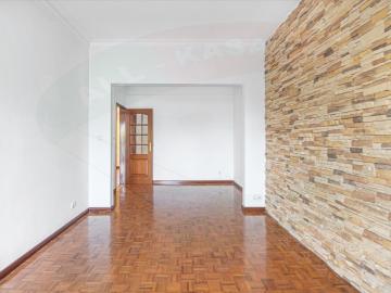 Duplex T4 junto Portas Benfica, ou permutamos