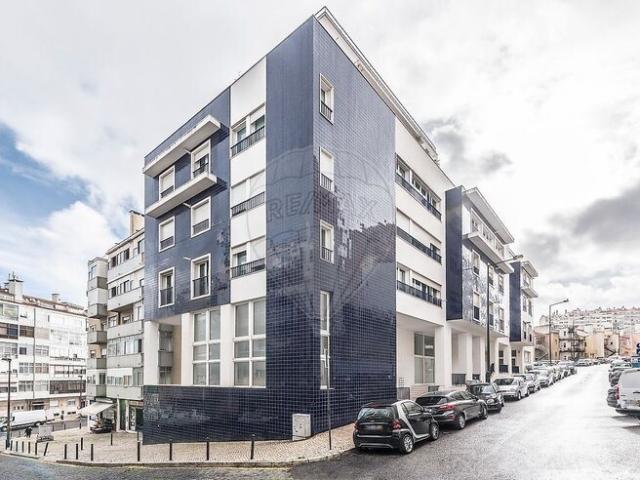 Duplex T5 com Estacionamento / Rua Santa Engrácia, Lisboa Ex. 212m² Lisboa