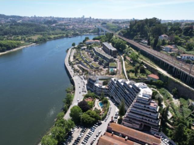 Duplex T5 com Vista Panorâmica sobre o Douro | 328m² Varandas do Douro Porto