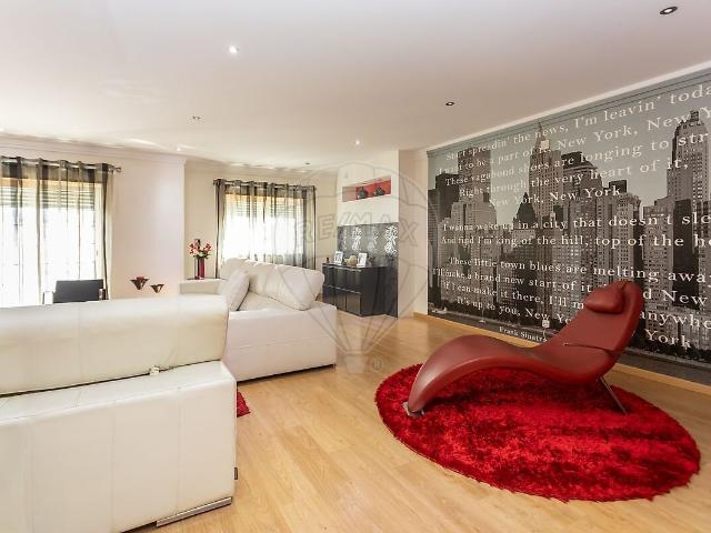 Duplex T5 à venda em Amora, Seixal RE/MAX Portugal