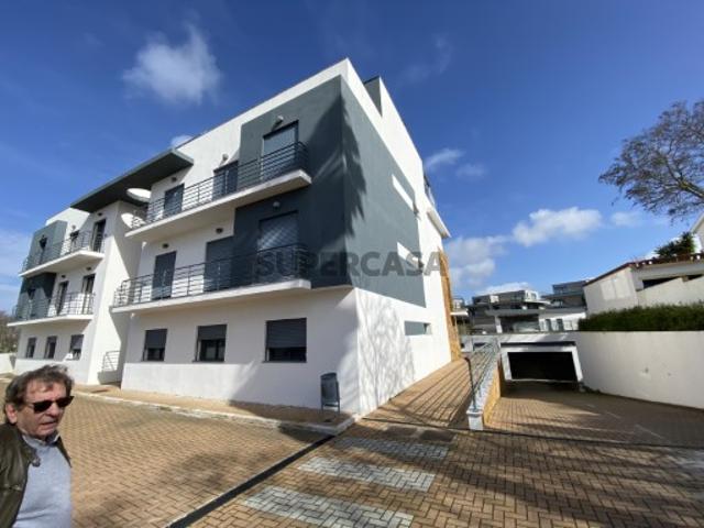 Duplex T5 de Luxo em condomínio fechado com 3 suítes em Alcochete