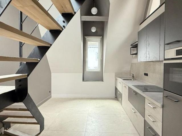 Duplex te huur in Tournai voor € 875 met 1 slaapkamer