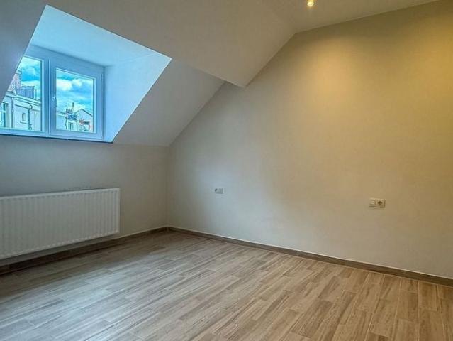 Duplex te huur in Vorst voor € 1.400 met 2 slaapkamers