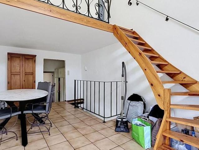 Duplex te huur in Xhoris voor € 680 met 2 slaapkamers