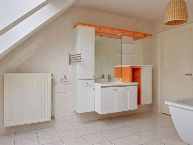 Duplex te huur in Bilzen voor € 1.350 met 4 slaapkamers